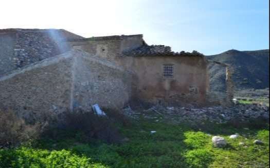 Cortijo to renovate in Fines