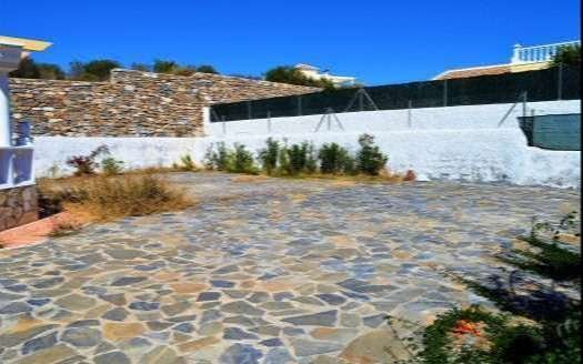 VILLA IN ARBOLEAS AREA