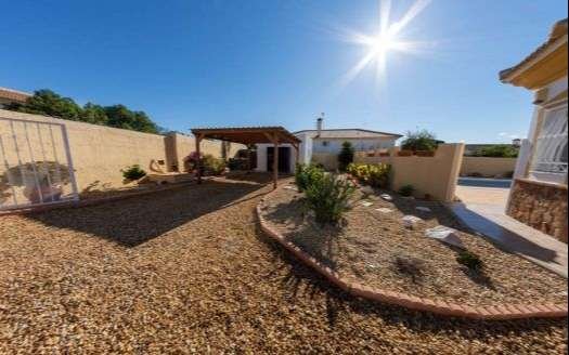 VILLA IN LLANOS DEL PERAL
