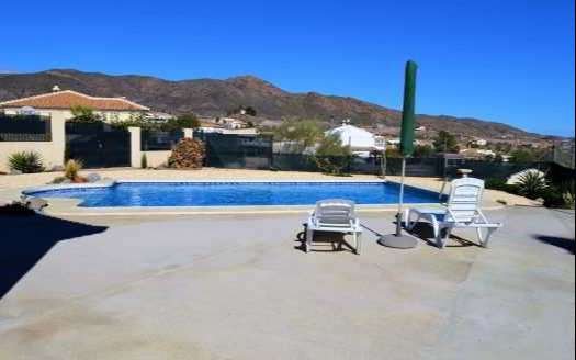 VILLA IN ARBOLEAS AREA