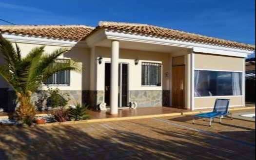 VILLA IN ARBOLEAS AREA