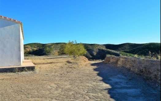 FARM IN HUÉRCAL-OVERA AREA