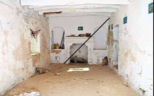 COUNTRY HOUSE TO BE REFORMED IN LUBRIN AREA