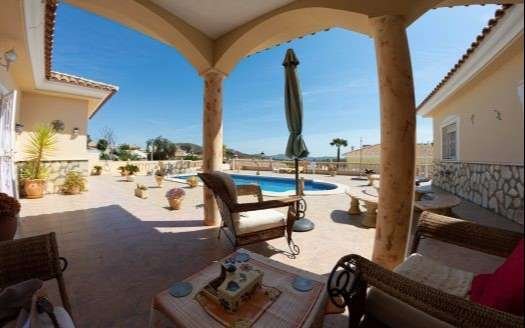 VILLA IN LOS CARASOLES