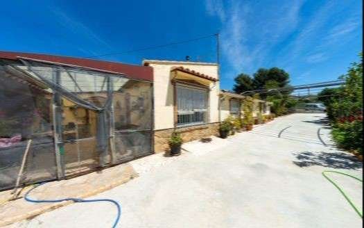 COUNTRY HOUSE IN HUÉRCAL-OVERA AREA