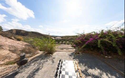 VILLA SUNFLOWERS IN ZURGENA