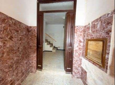 TOWNHOUSE TO BE REFORMED IN LUBRIN