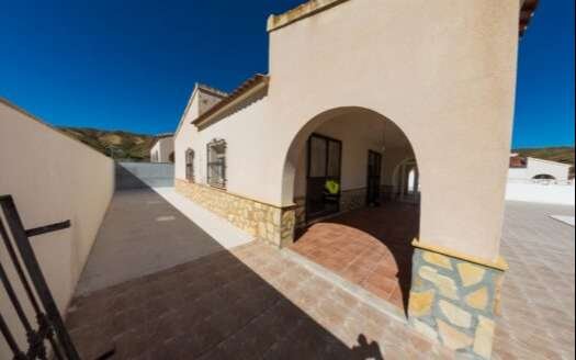 VILLA IN ARBOLEAS AREA