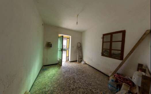 TOWN HOUSE TO BE REFORMED