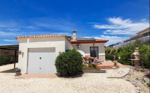 VILLA IN ARBOLEAS AREA