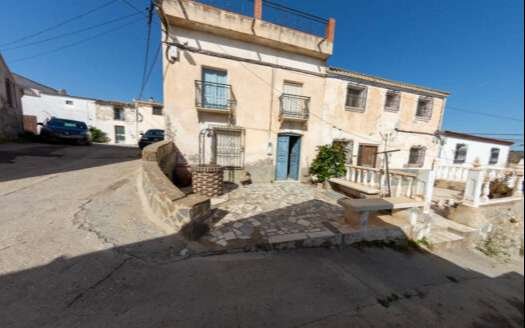 TOWNHOUSE IN ARBOLEAS AREA