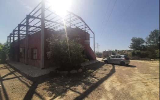 BAR AND HOUSE IN ARBOLEAS