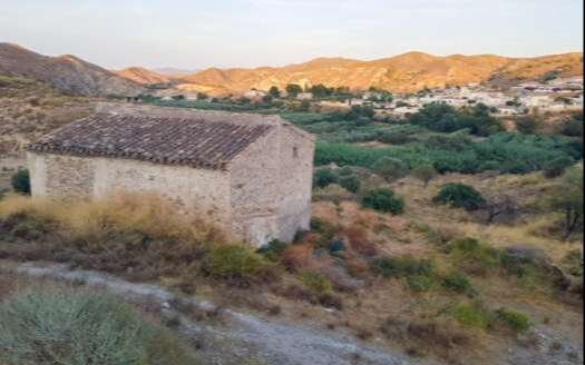 COUNTRY HOUSE TO BE REFORMED IN ARBOLEAS AREA