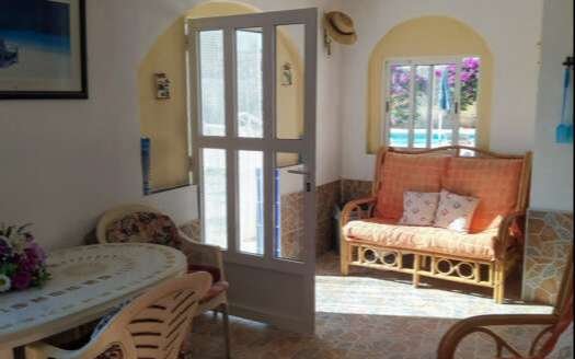 VILLA IN ARBOLEAS AREA