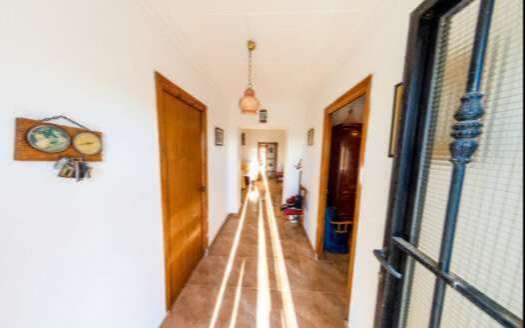 COUNTRY HOUSE IN CUCADOR