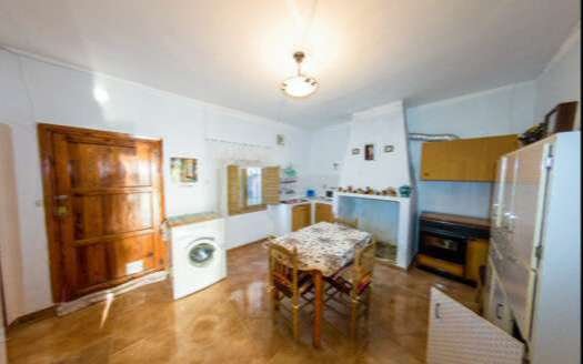 COUNTRY HOUSE IN CUCADOR