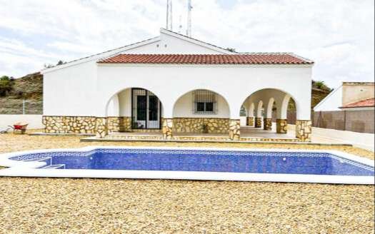 VILLA IN ARBOLEAS AREA