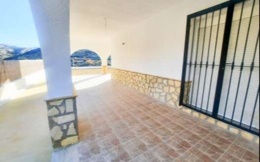 VILLA IN ARBOLEAS AREA