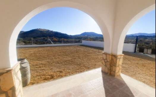 VILLA IN ARBOLEAS AREA