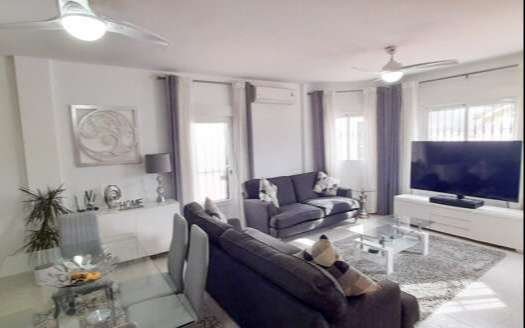 VILLA IN ARBOLEAS AREA