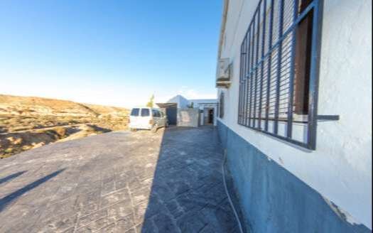 COUNTRY HOUSE IN ANTAS AREA