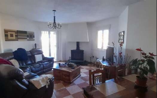 VILLA IN ARBOLEAS AREA