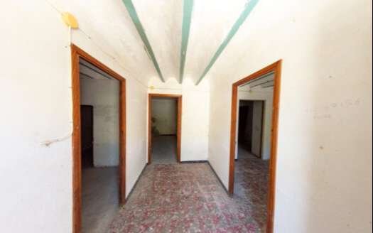 COUNTRY HOUSE TO BE REFORMED IN TABERNO AREA