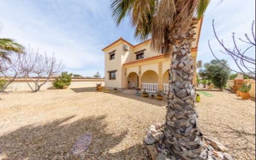 VILLA IN ZURGENA AREA