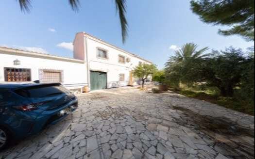 COUNTRY HOUSE IN ARBOLEAS
