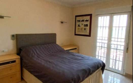 VILLA IN ARBOLEAS AREA