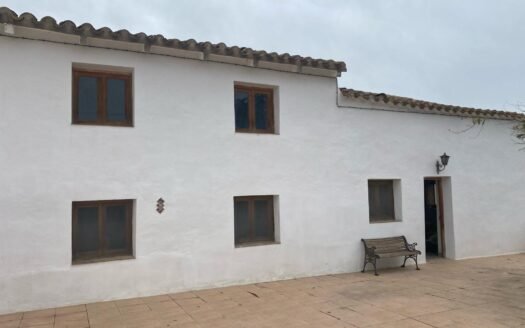COUNTRY HOUSE IN LUBRIN