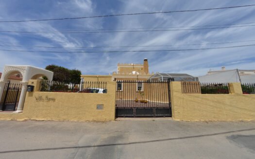 VILLA IN ZURGENA AREA