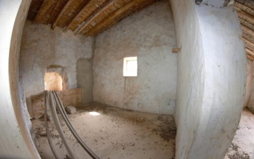 COUNTRY HOUSE FOR REFORM IN ARBOLEAS