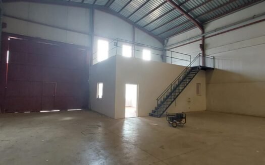 NAVE IN HUÉRCAL OVERA AREA