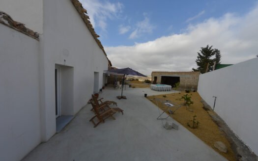 COUNTRYHOUSE IN HUÉRCAL OVERA AREA