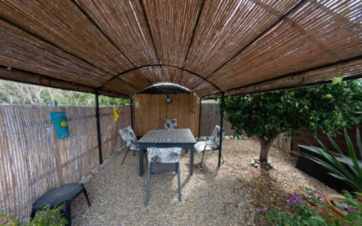 WOODEN HOUSE IN LOS CARASOLES