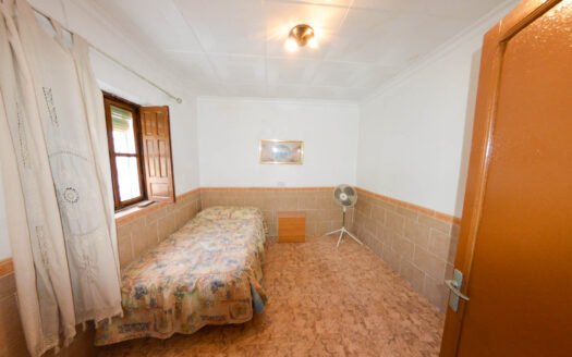 COUNTRY HOUSE ON THE OUTSKIRT OF HUERCAL-OVERA AREA