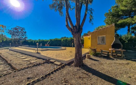 VILLA IN PUERTO LUMBRERAS AREA