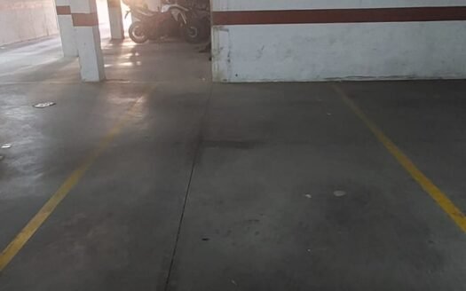 PARKING PLACE IN HUÉRCAL-OVERA