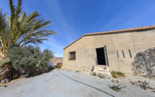 COUNTRY HOUSE TO BE REFORMED IN ZURGENA AREA