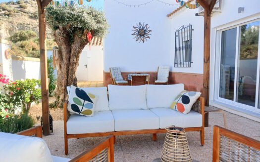 VILLA EN LOS CARRASCOS ARBOLEAS