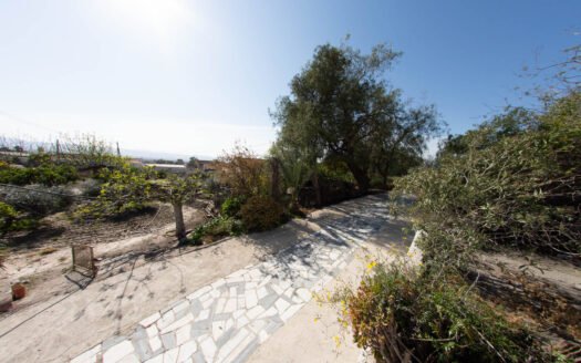 COUNTRY HOUSE WITH BAR AND RESTAURANT IN LORCA