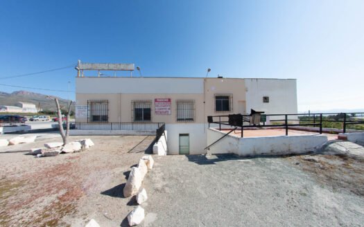 COUNTRY HOUSE WITH BAR AND RESTAURANT IN LORCA