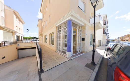 BUSINESS PREMISES EN HUÉRCAL-OVERA
