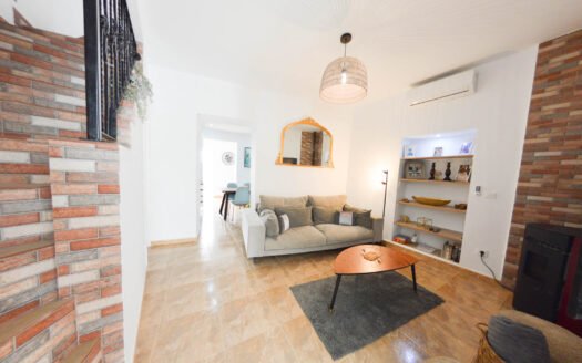 VILLAGE HOUSE IN CANTORIA