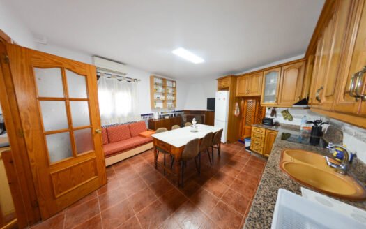 HOUSE IN TABERNO