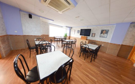 RESTAURANT & BAR IN CUEVAS DEL ALMANZORA