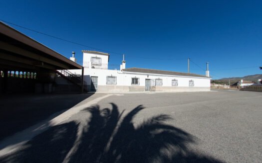 HOUSE IN TABERNO