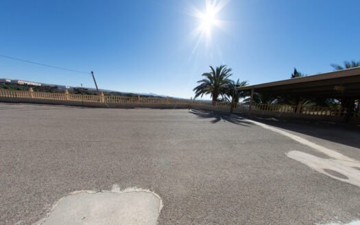 HOUSE IN TABERNO