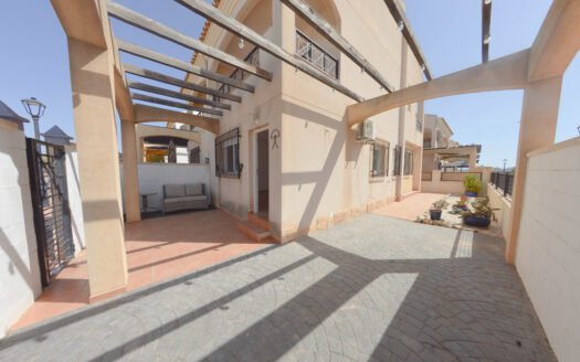 MODERN CORNER DUPLEX IN LA ALFOQUIA